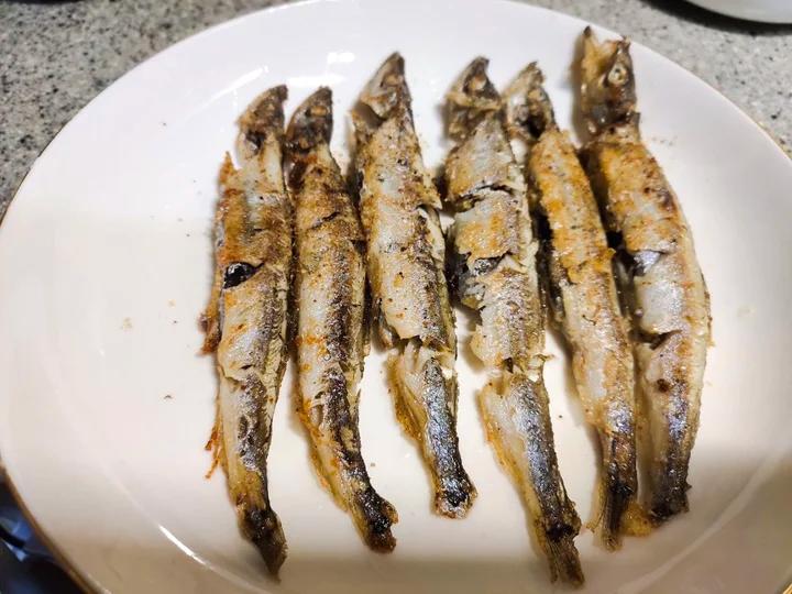 香煎多春鱼
