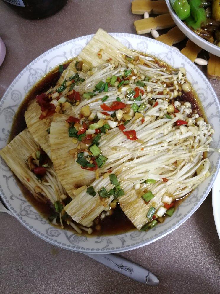堂妈的蒜蓉豉油金针菇