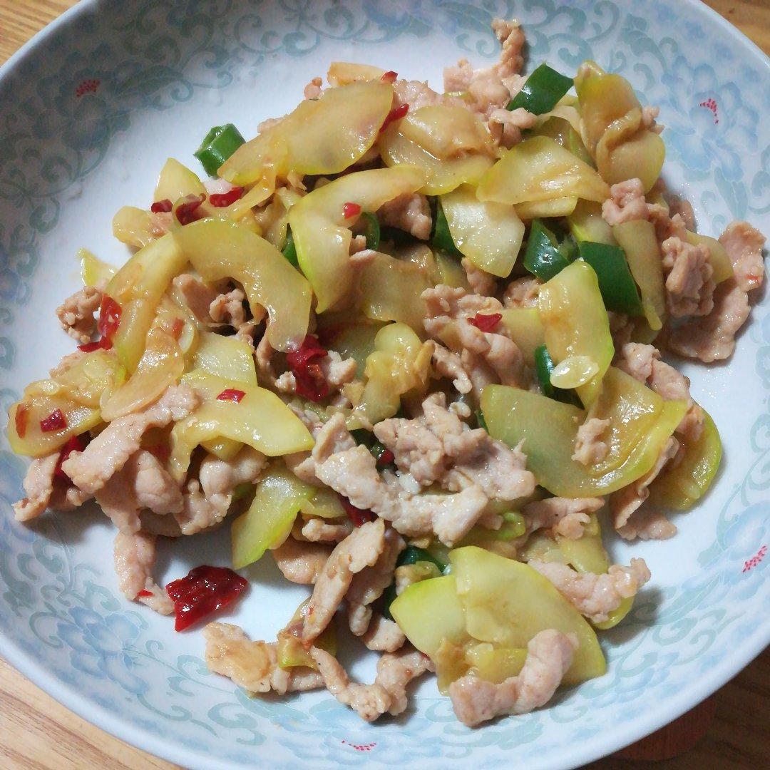 西葫芦炒肉丝