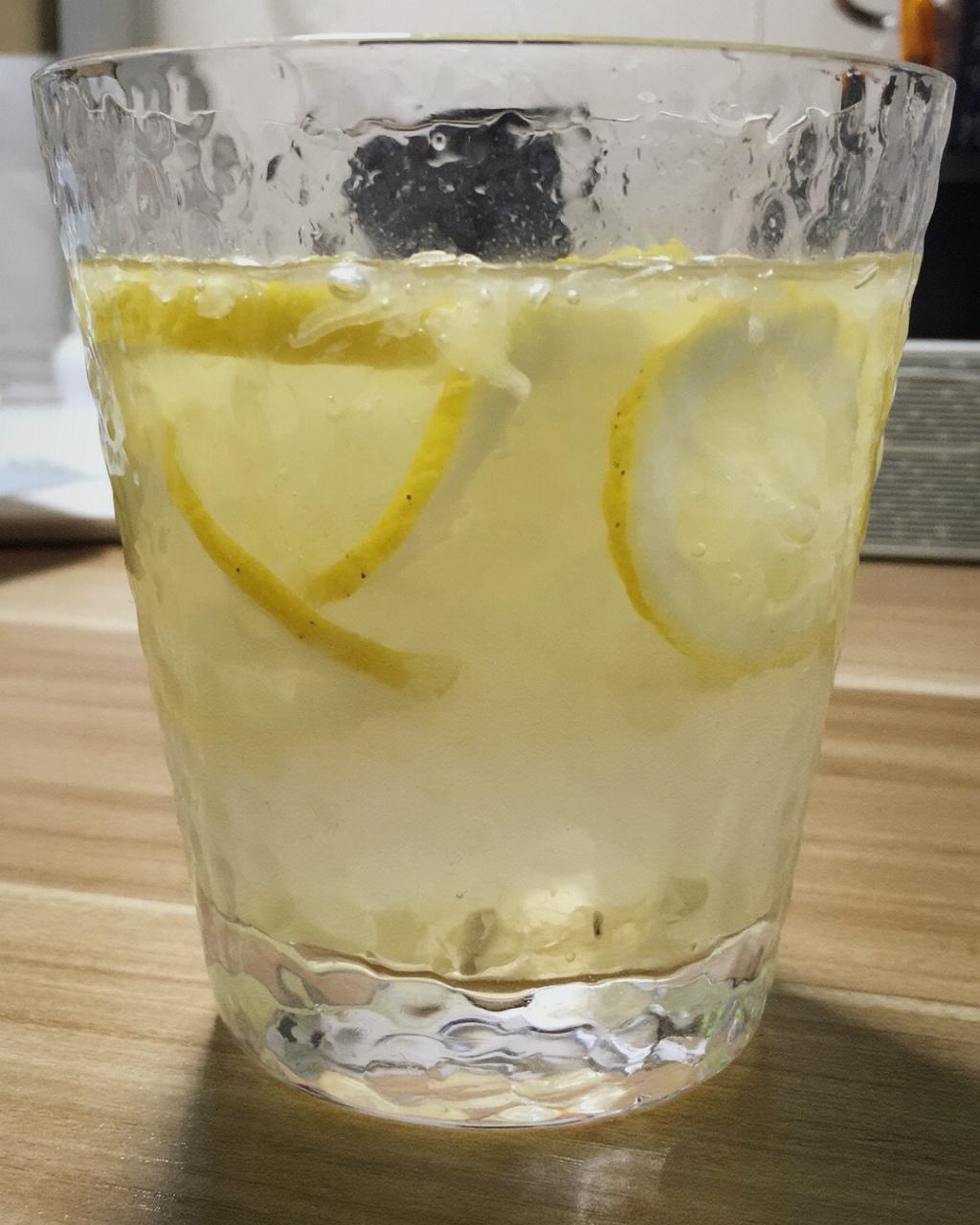 达也也达做的一杯柠檬水