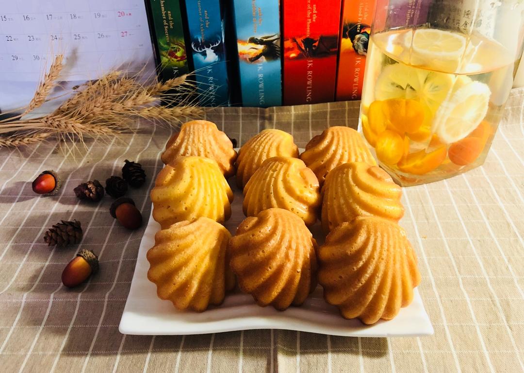 柠檬白巧克力玛德琳