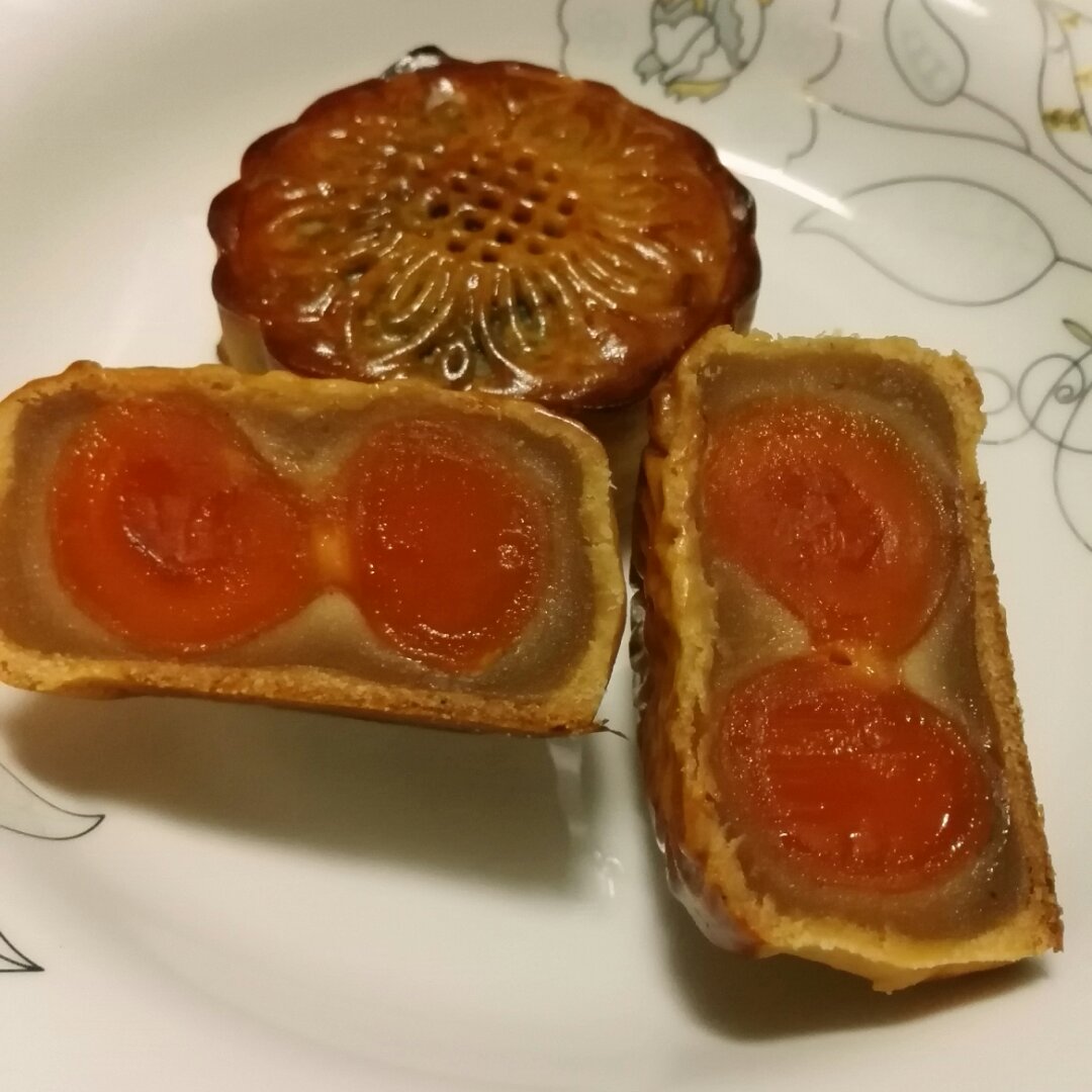 广式月饼——蛋黄莲蓉月饼