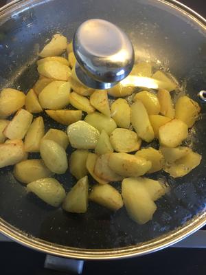 香煎小薯仔的做法 步骤3