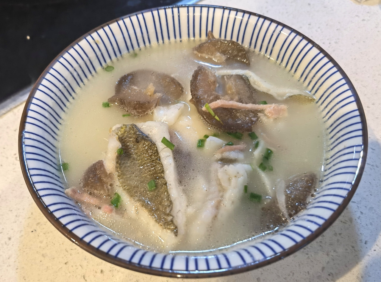 笋壳鱼海参汤