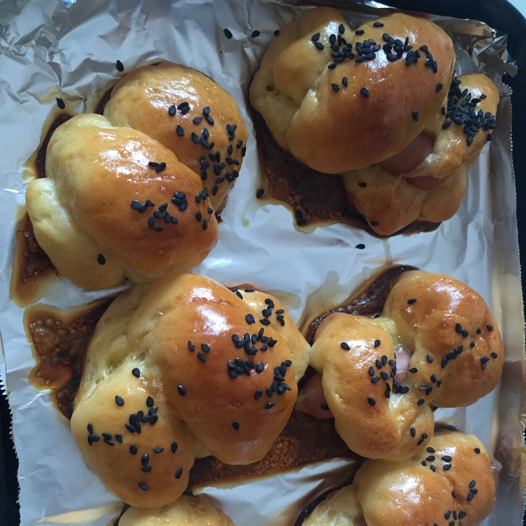 台式香肠面包卷