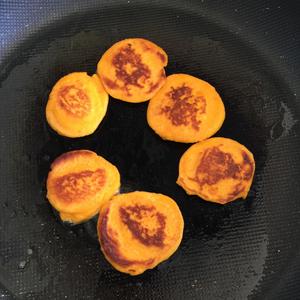 【偏离辅食系列】红薯鸡蛋饼的做法 步骤5