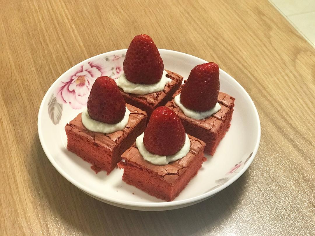 lllhhhiii做的红曲粉版红丝绒戚风蛋糕