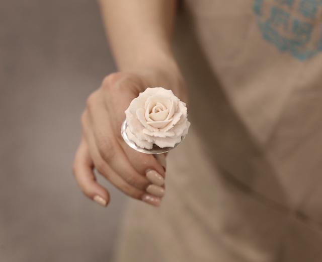 玫瑰豆沙裱花手法的做法