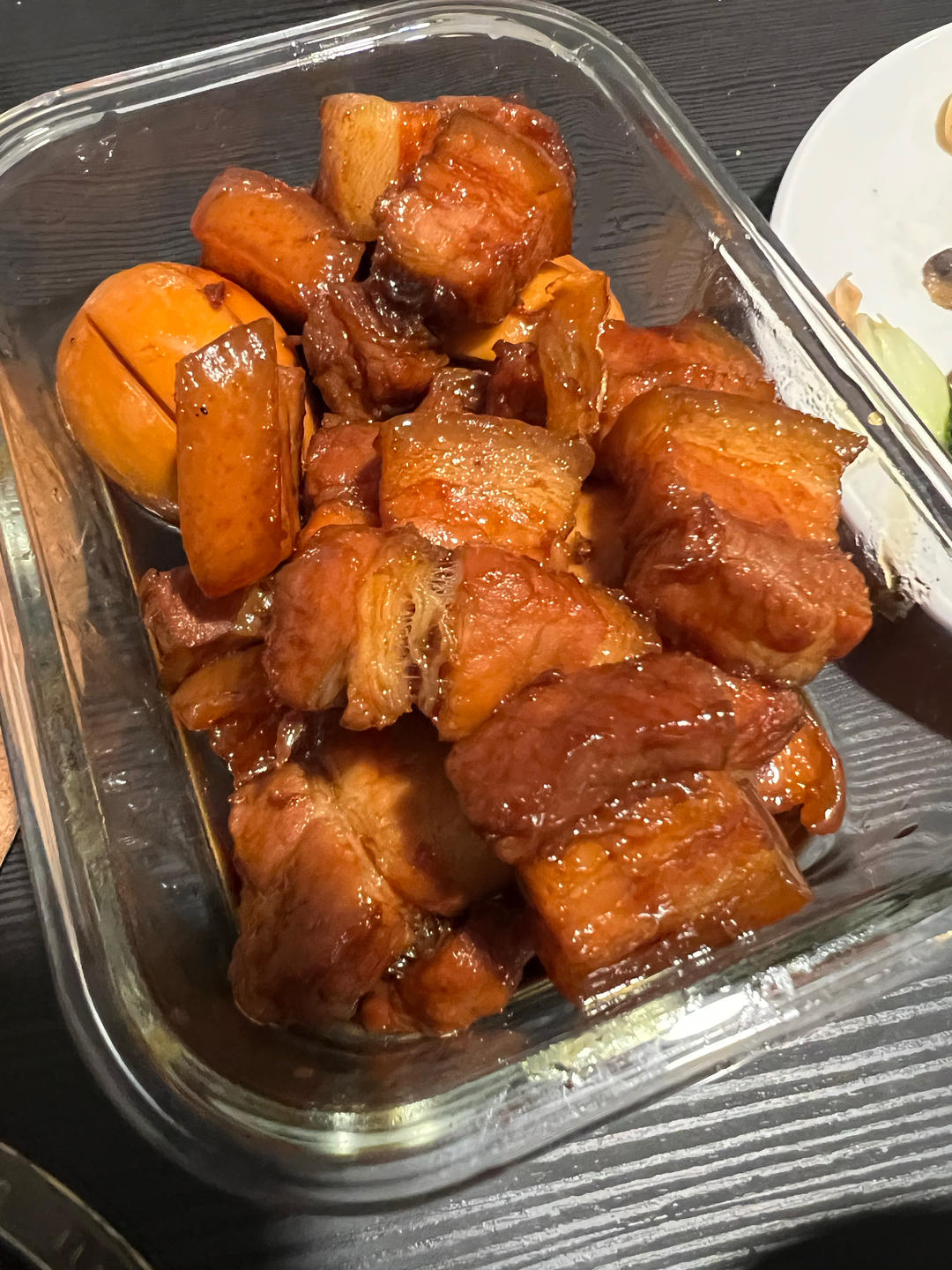 上海红烧肉：红烧肉加鸡蛋，上海人的吃法赞！