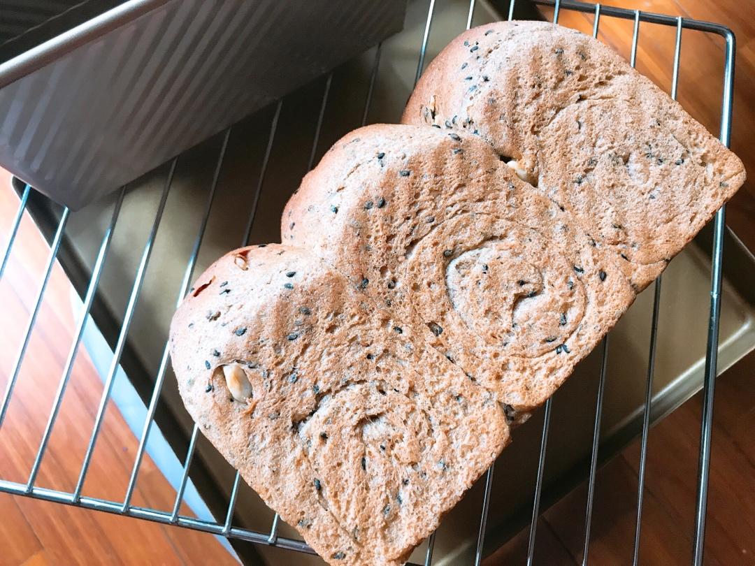 双种芝麻全麦吐司 100%全麦 烫种+波兰种