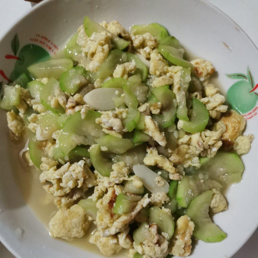 简单快手，五分钟搞定的丝瓜炒蛋