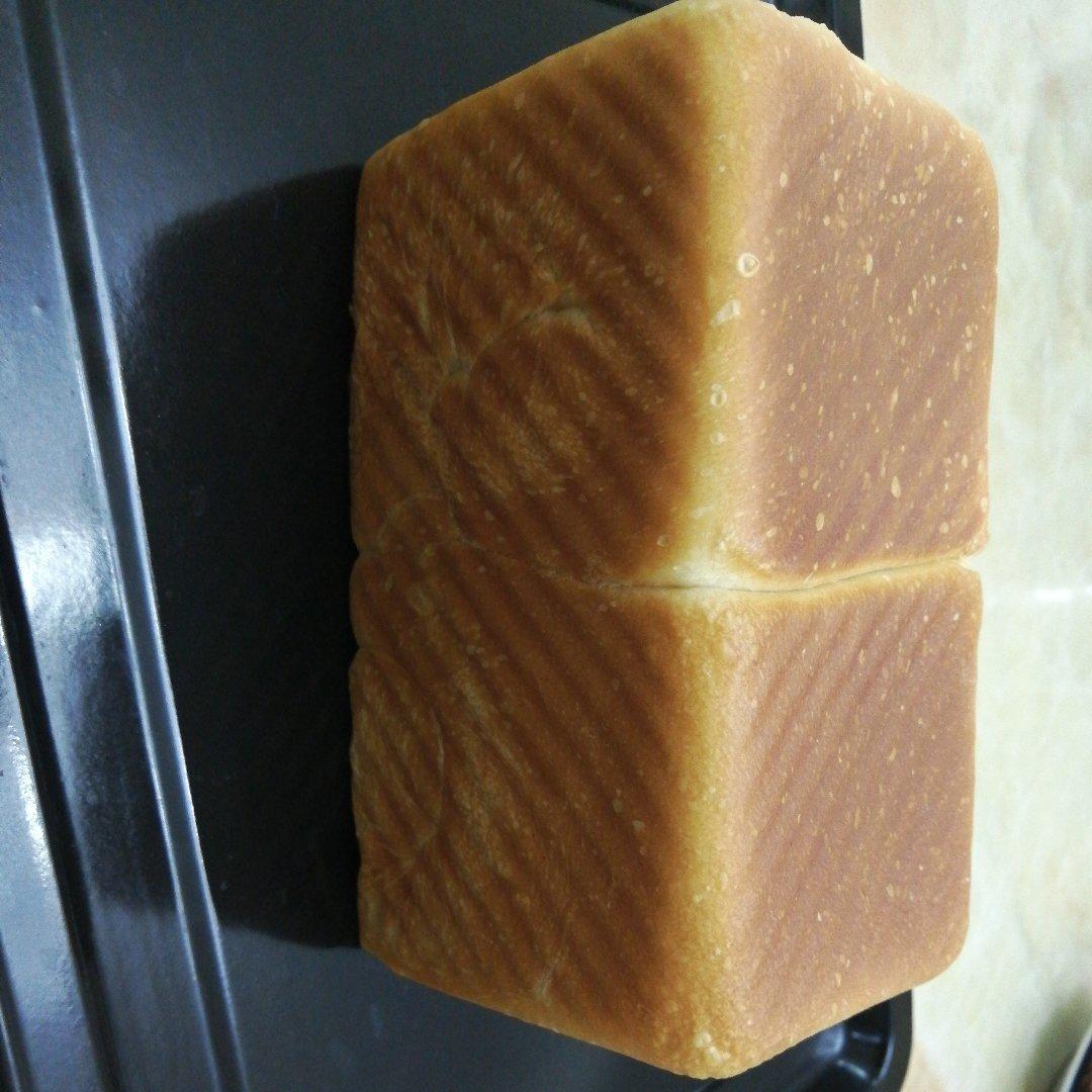 超级绵~奶白吐司