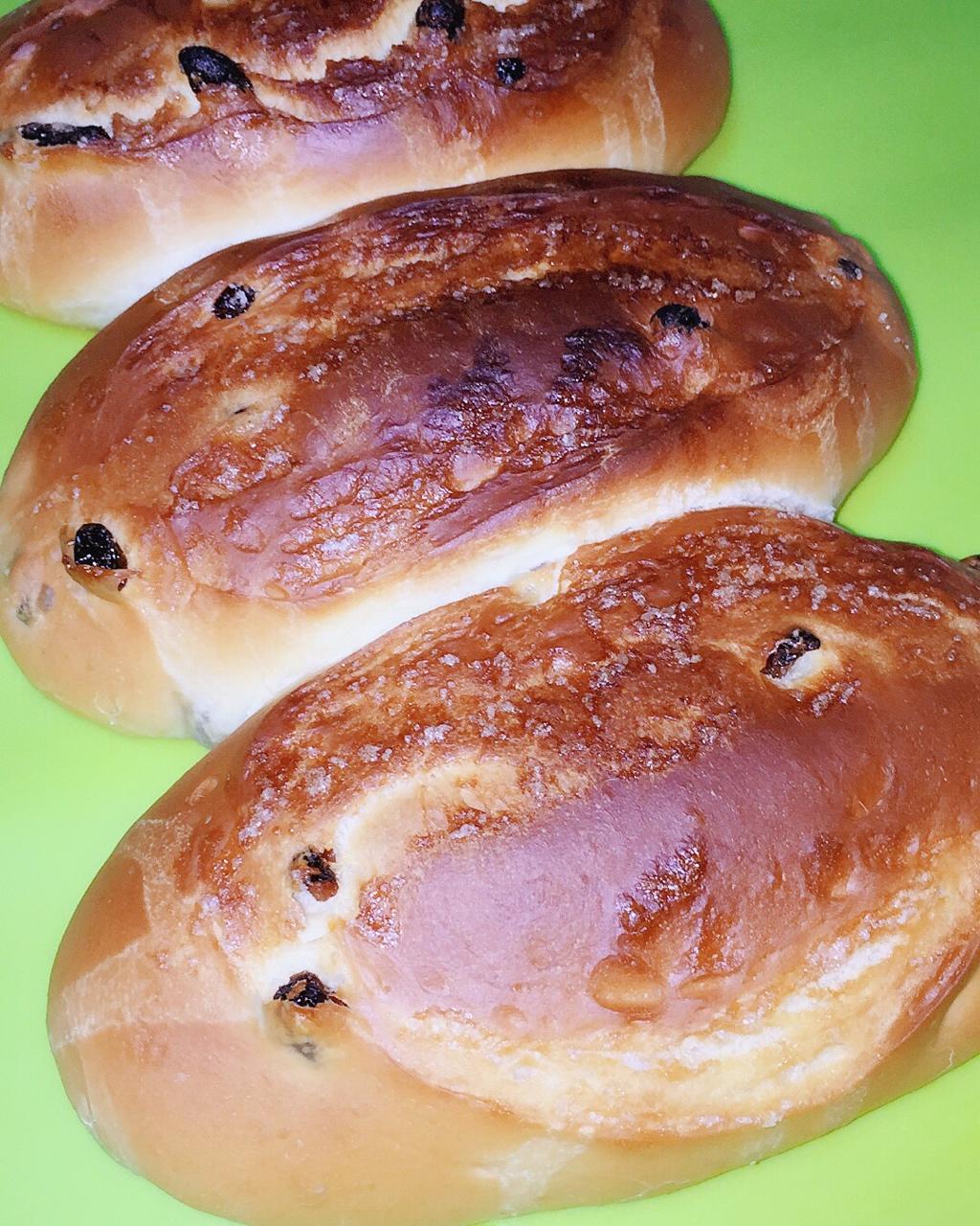 葡萄软欧（仿原麦山丘）Milk flavored bread filled with raisins and butter