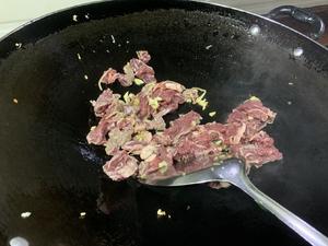 桂系“十字刀花”芥兰炒牛肉的做法 步骤10