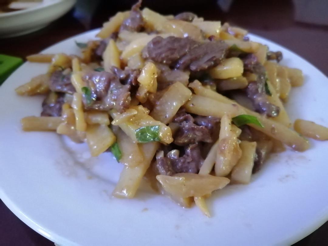 土豆炒牛肉