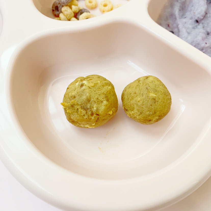 7个月宝宝辅食：红枣蛋黄泥的做法