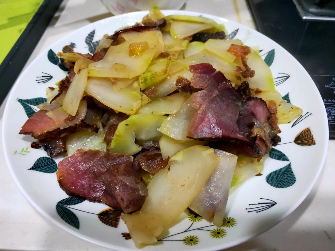 腊肉炒榨菜头