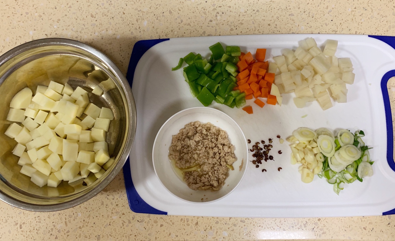 ［超下饭］肉末土豆丁的做法 步骤1