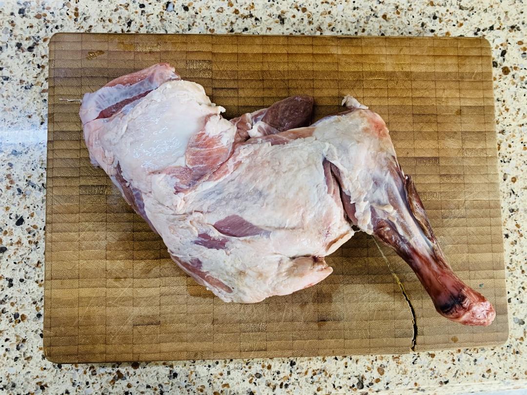 孜然蒜香烤羊腿