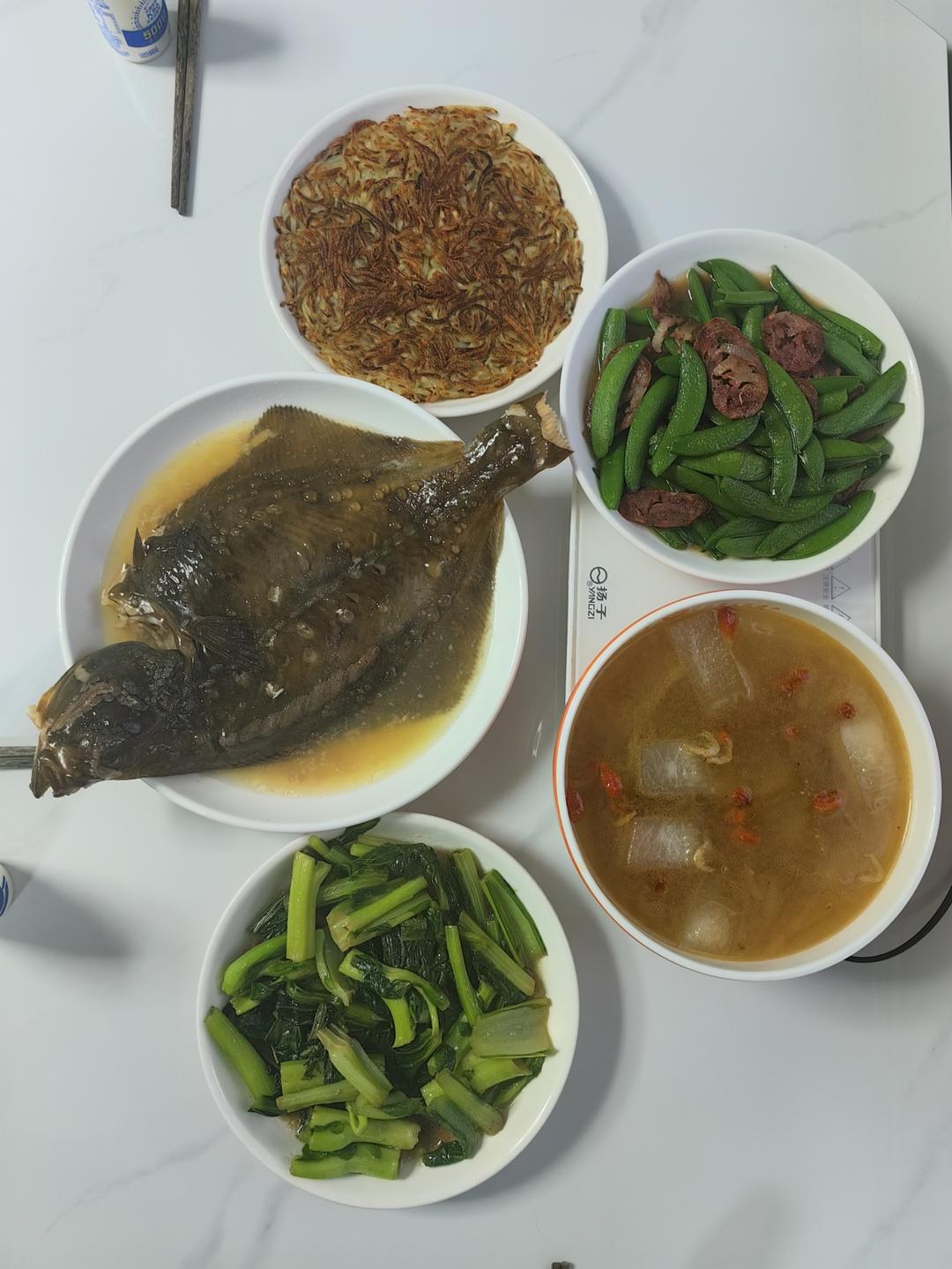 把梦想 化成了灶台上的一天又一天。