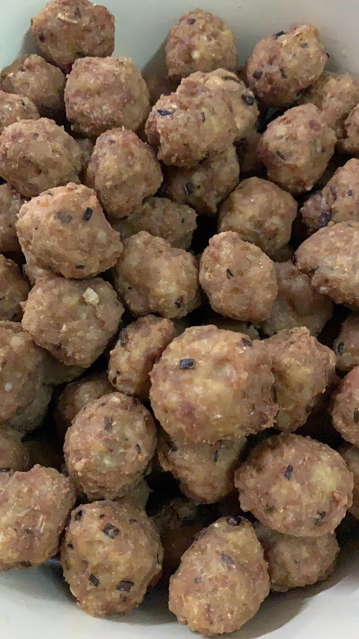 妈妈炸的超级好吃的小肉丸（儿时的味道）