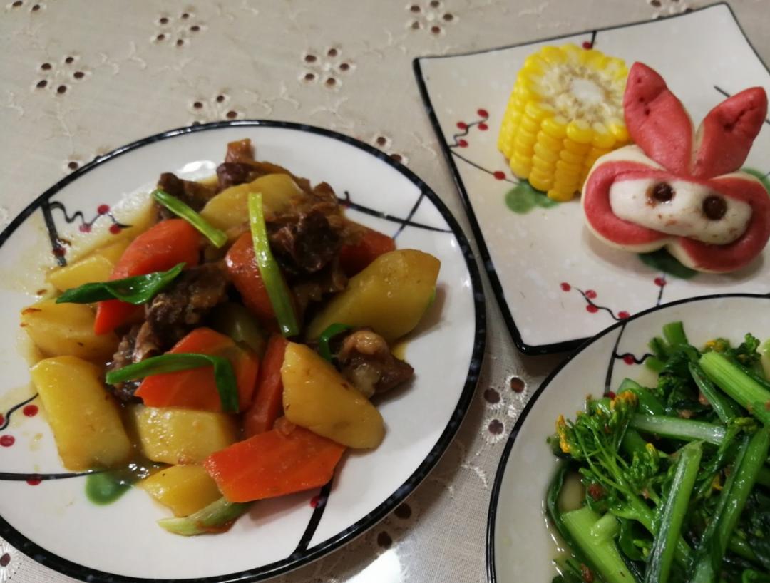 红烧牛肉土豆 （独家秘制）