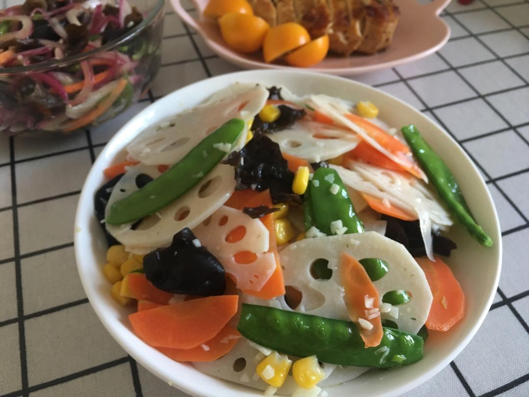 素菜也可以这么美—荷塘小炒