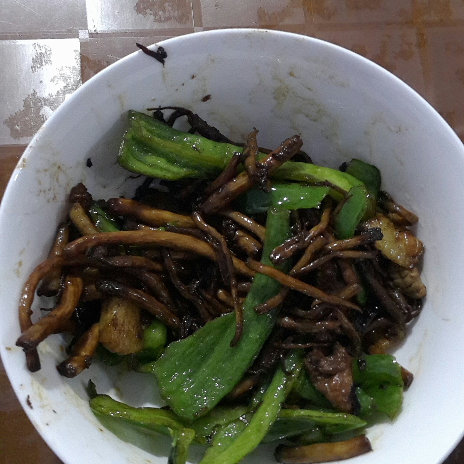 干锅腊肉茶树菇