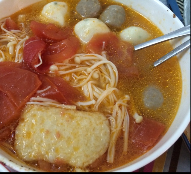 番茄贡丸金针菇汤