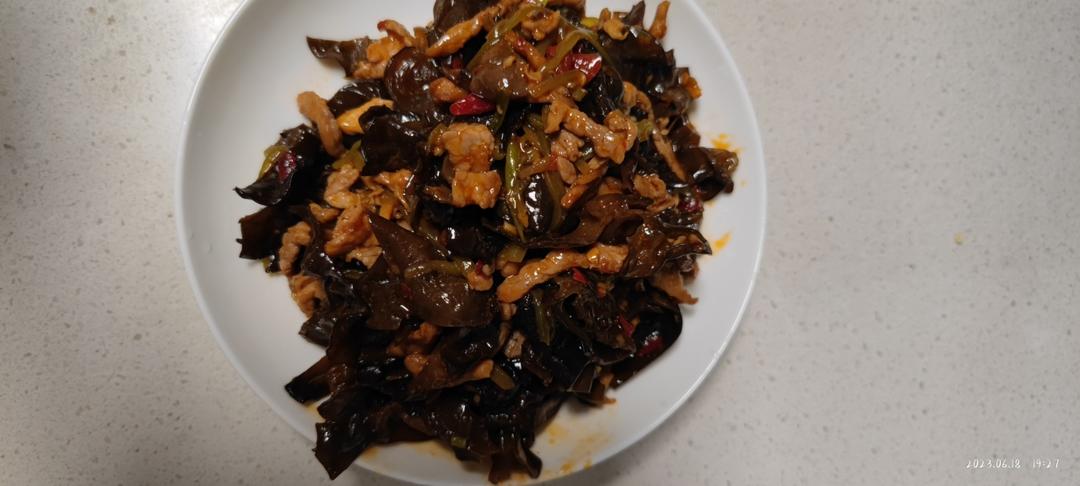 炎炎夏日没胃口？做个超级下饭菜——木耳莴笋炒肉丝