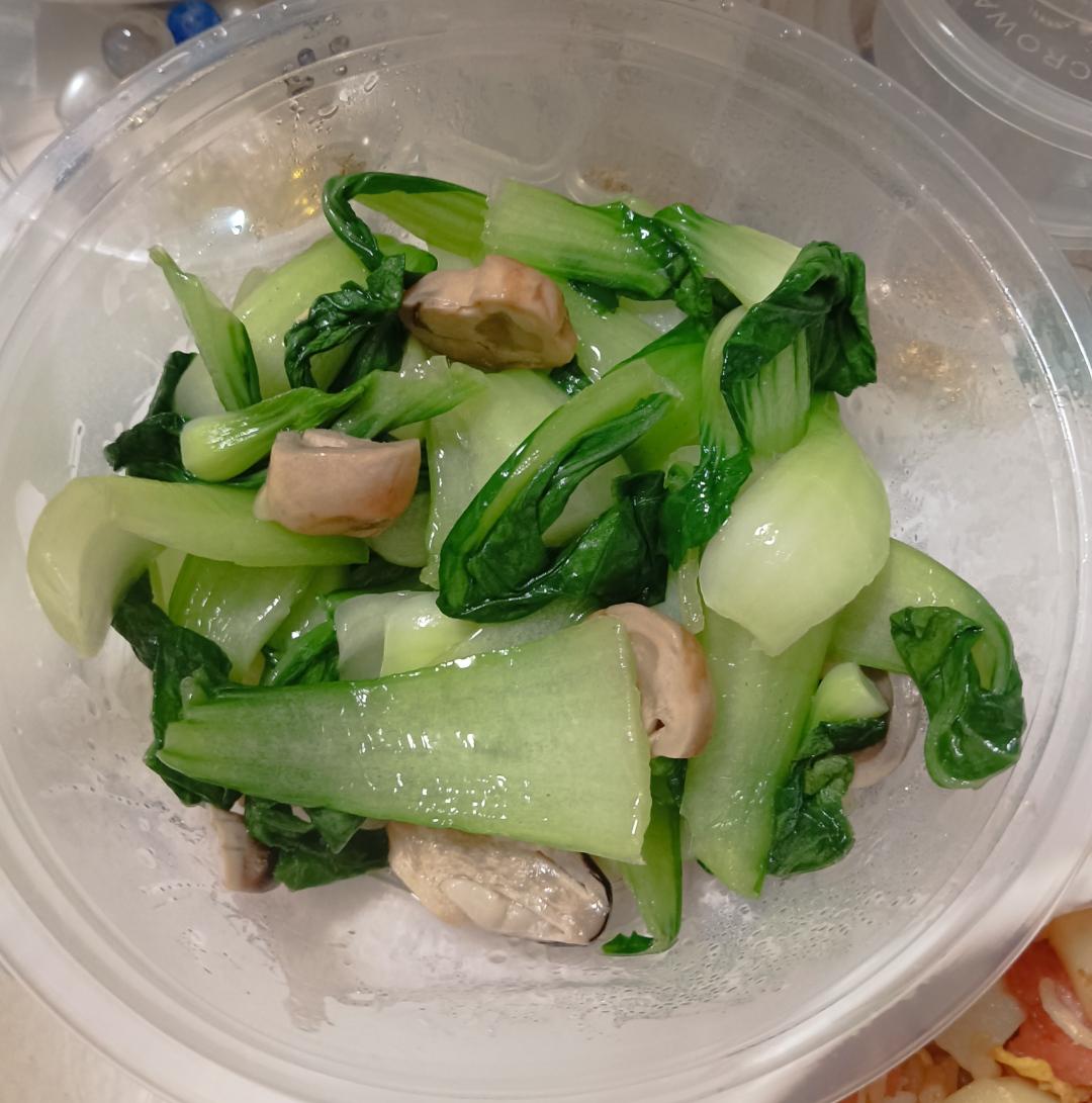 草菇青菜的做法 步驟1