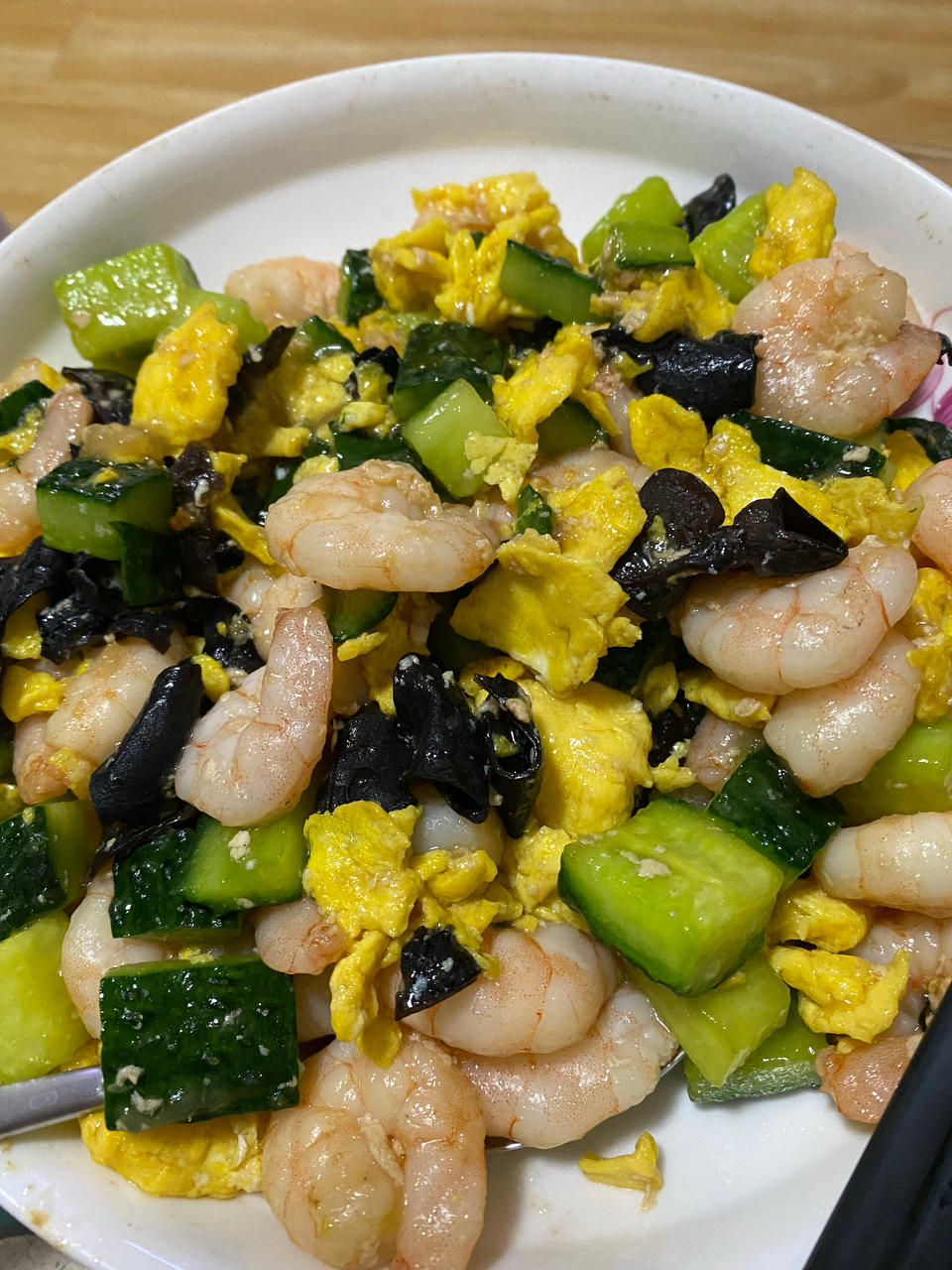 黄瓜炒鸡蛋虾仁基础版简单版