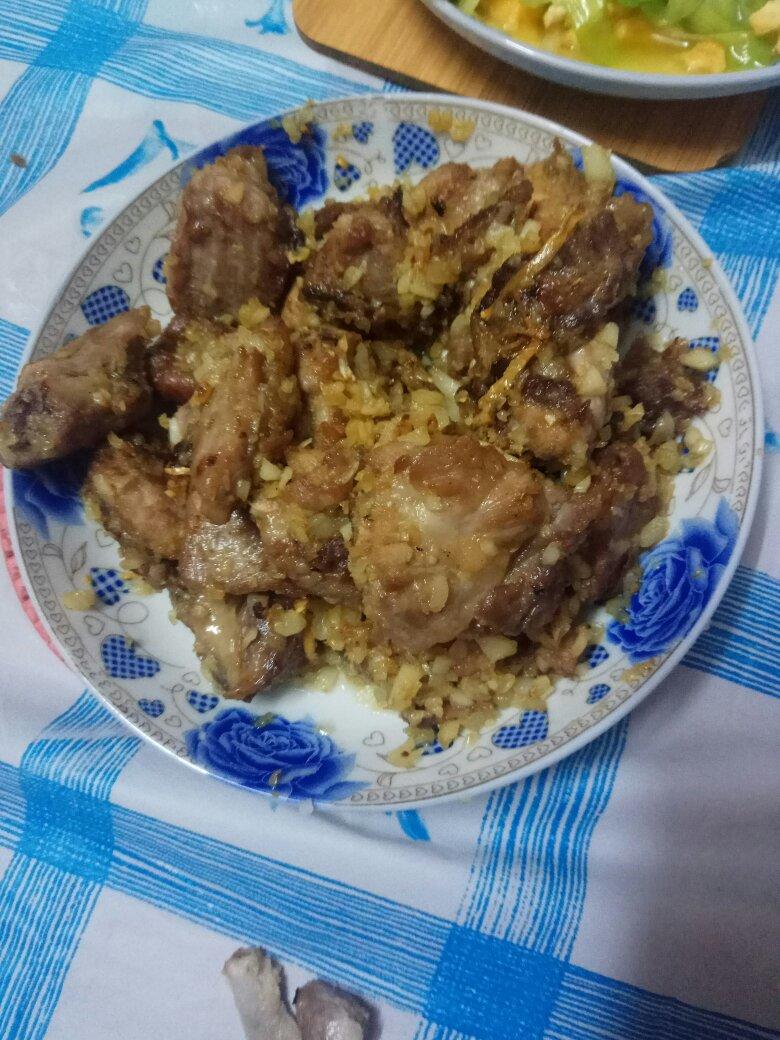 金牌蒜香排骨