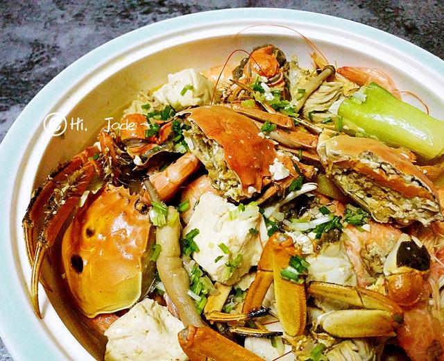 螃蟹+豆腐+海鲜菇= 一锅鲜
★中国菜★的做法