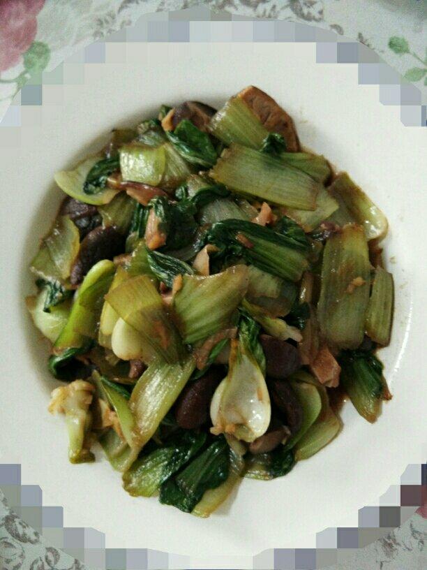 老丁的私房菜-香菇炒油菜