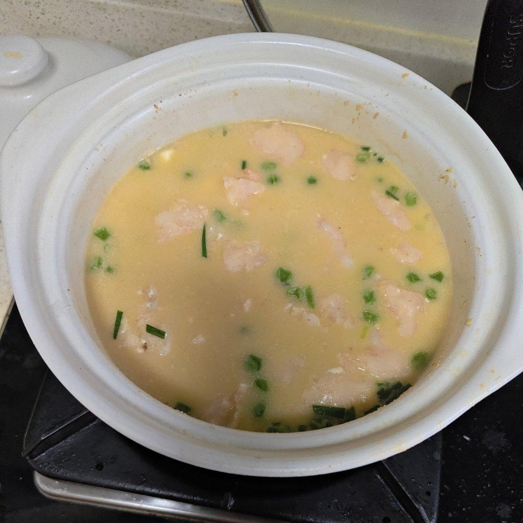 鲜掉眉毛！咸蛋黄鲜虾豆腐｜天冷煮一锅，暖胃又舒心