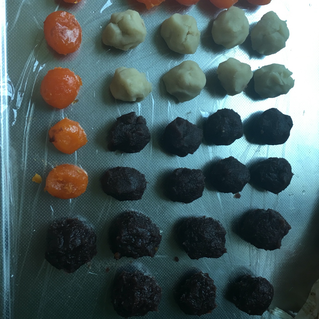 广式月饼——蛋黄莲蓉月饼