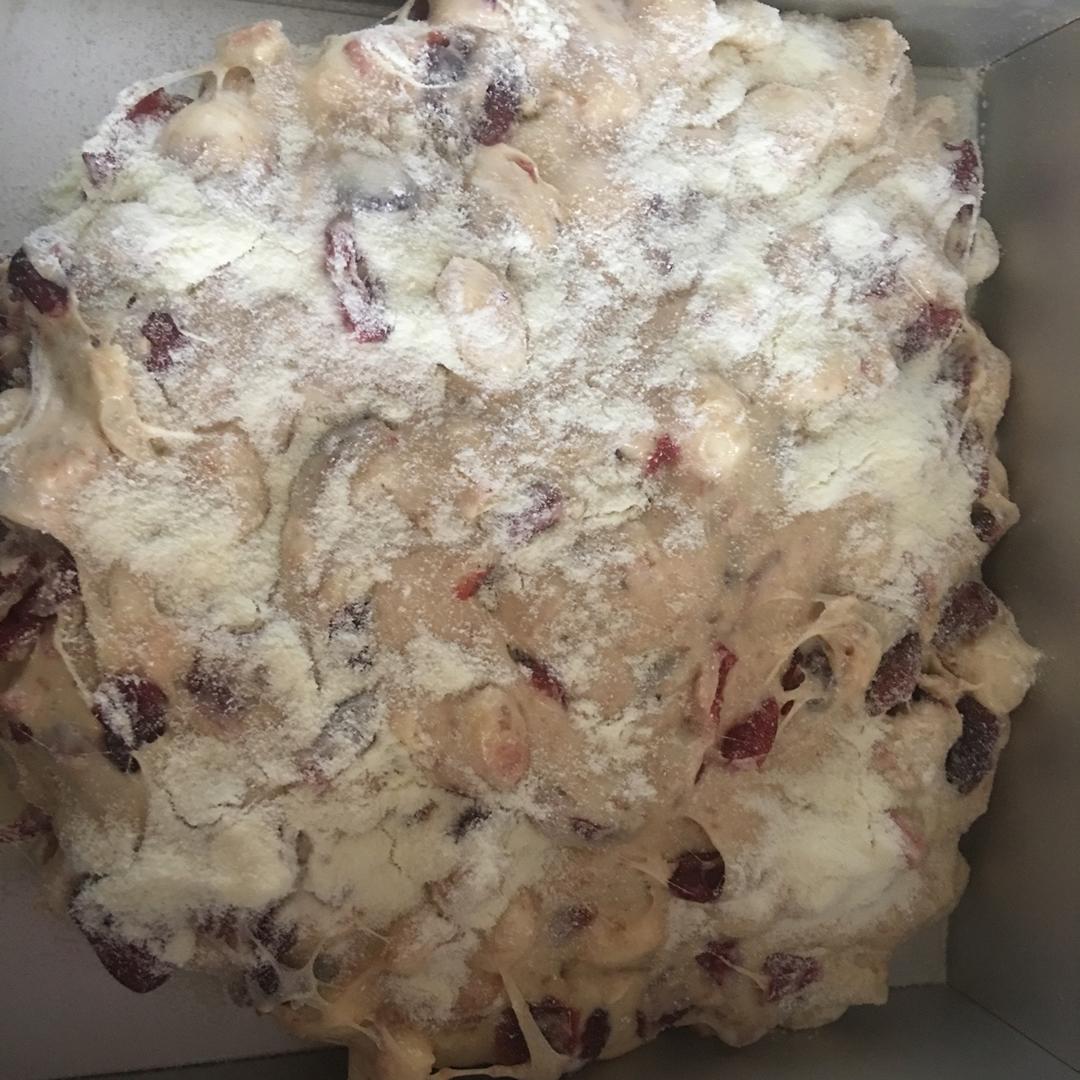 简易牛轧糖，只用蔓越莓干，配方屡试不爽，切块整齐