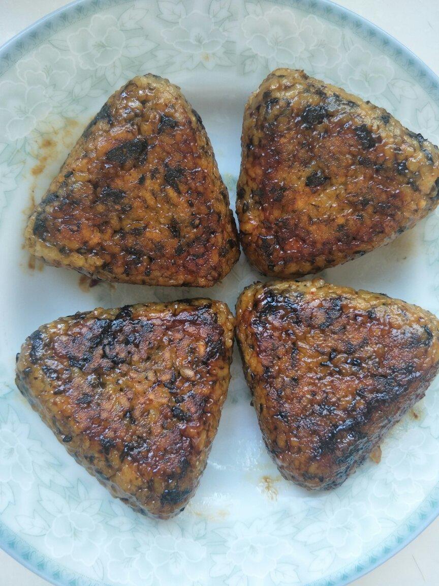 日式酱油烤饭团