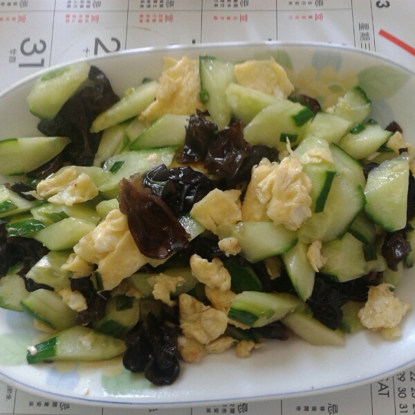 黄瓜木耳炒鸡蛋