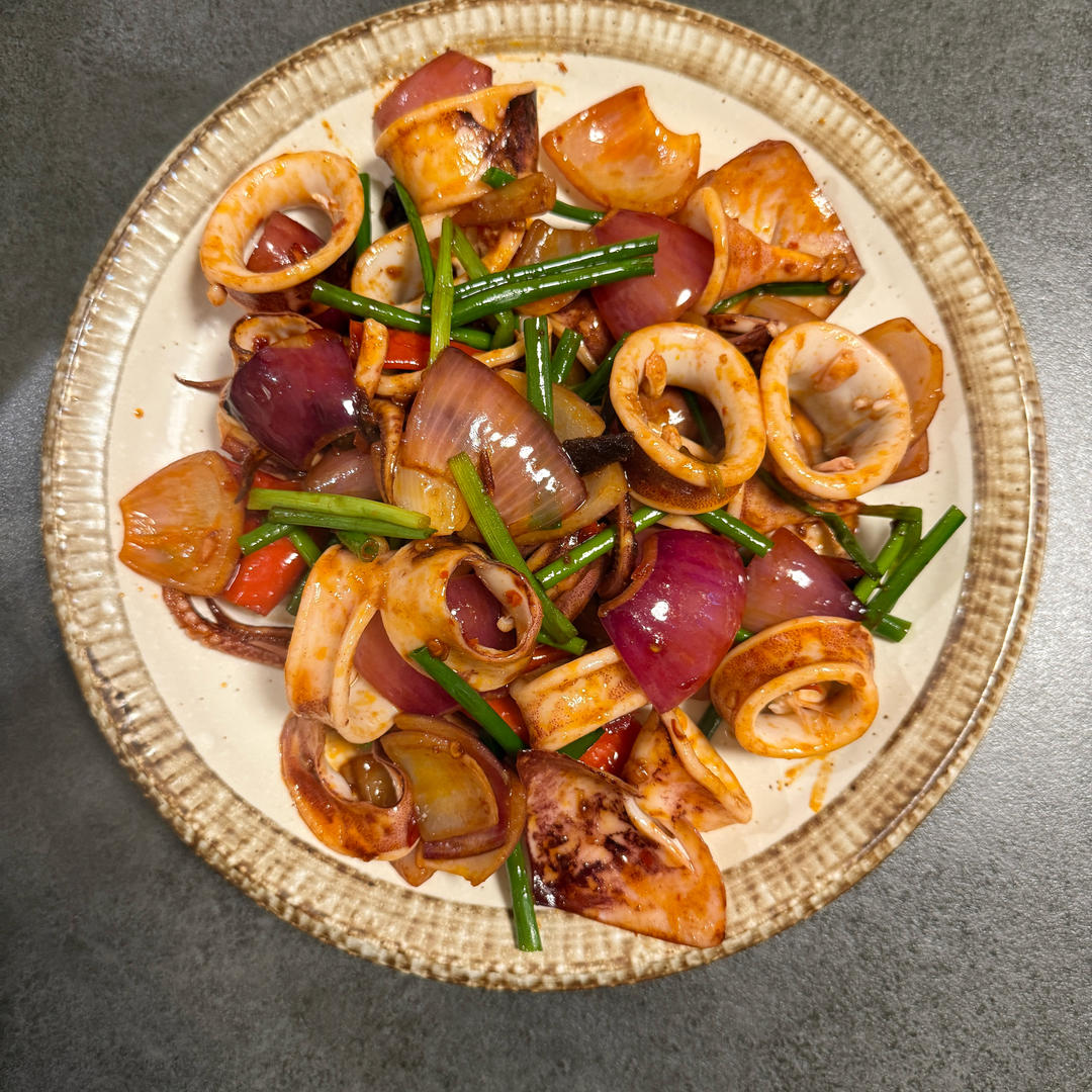 可以吃两碗米饭的爆炒鱿鱼