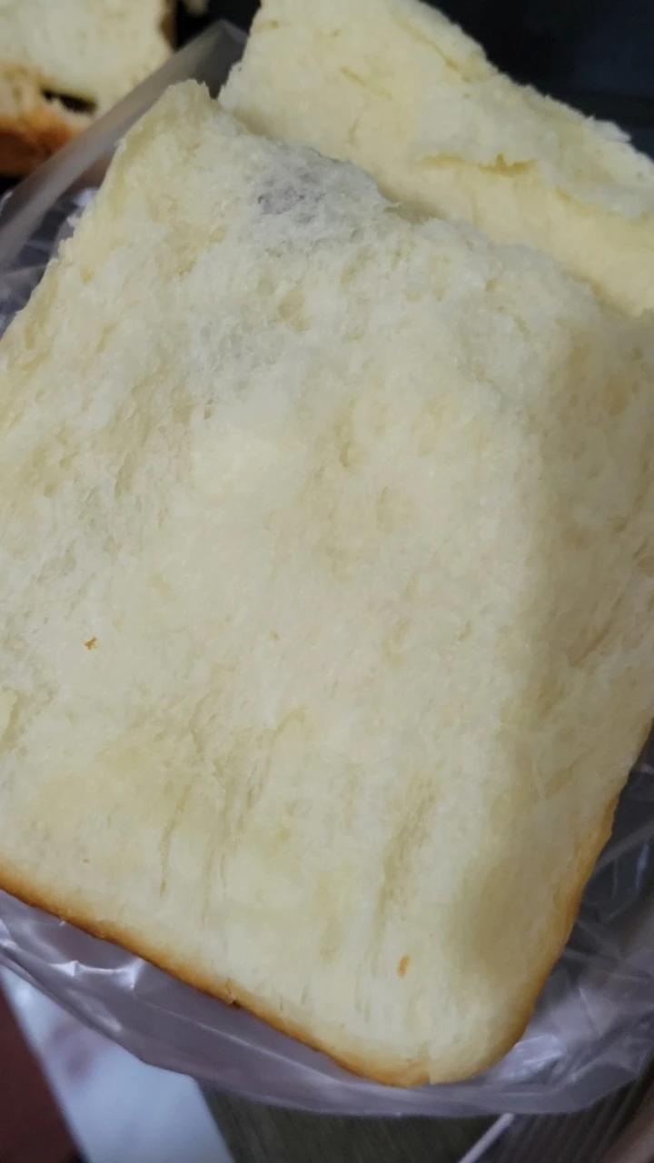 奶香纯粹的重料淡奶油吐司