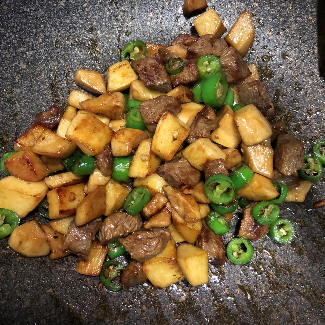 黑椒杏鲍菇牛肉粒