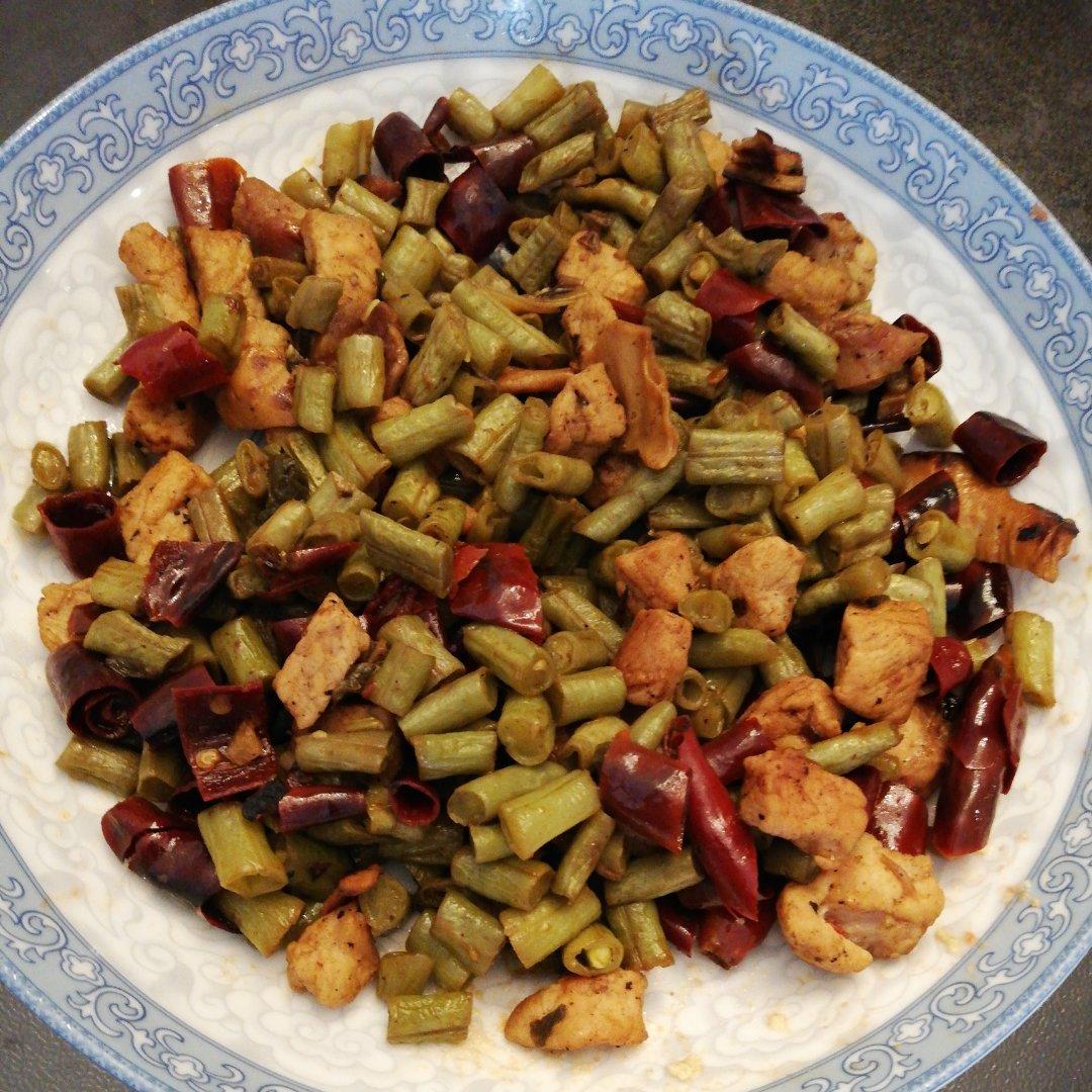 香辣过瘾，超级无敌下饭神器～豆角炒肉沫