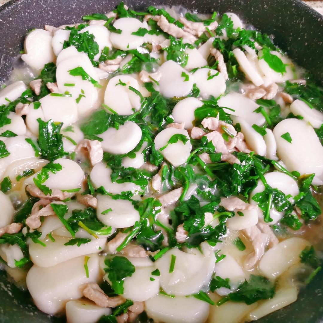 古月cc做的荠菜肉丝炒年糕