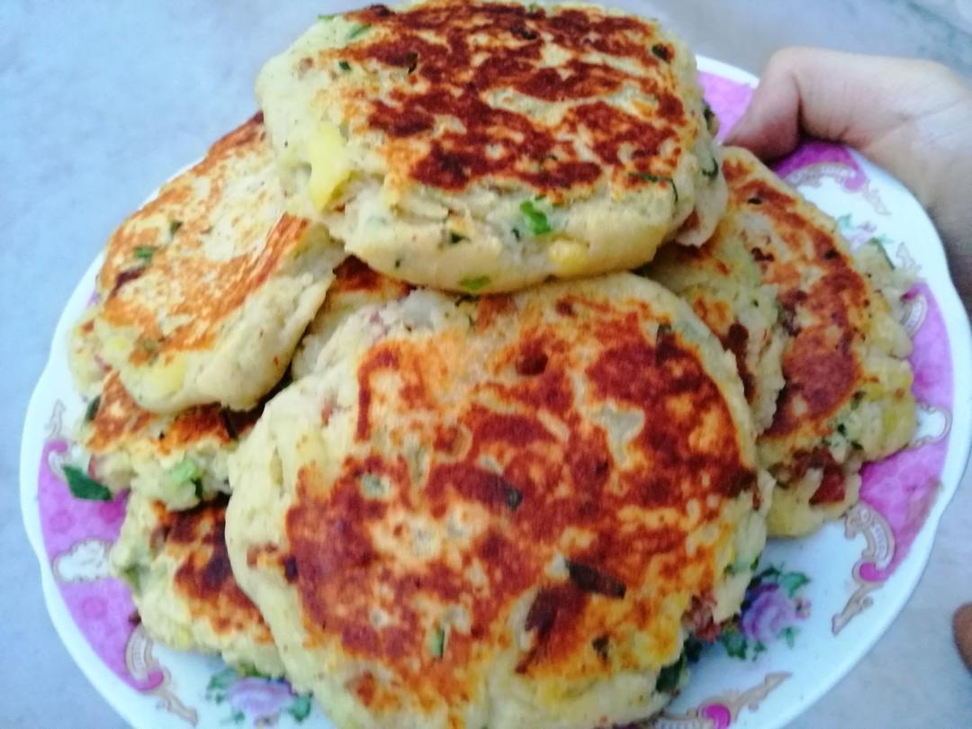 腊肠土豆饼的做法