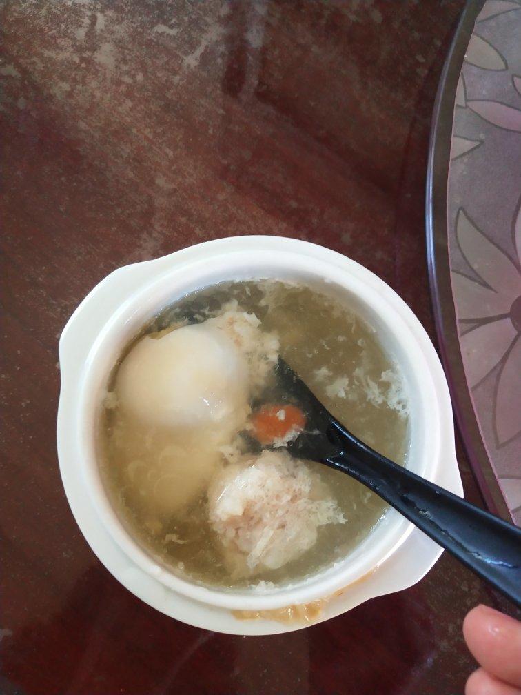瓦罐鸡蛋肉饼汤