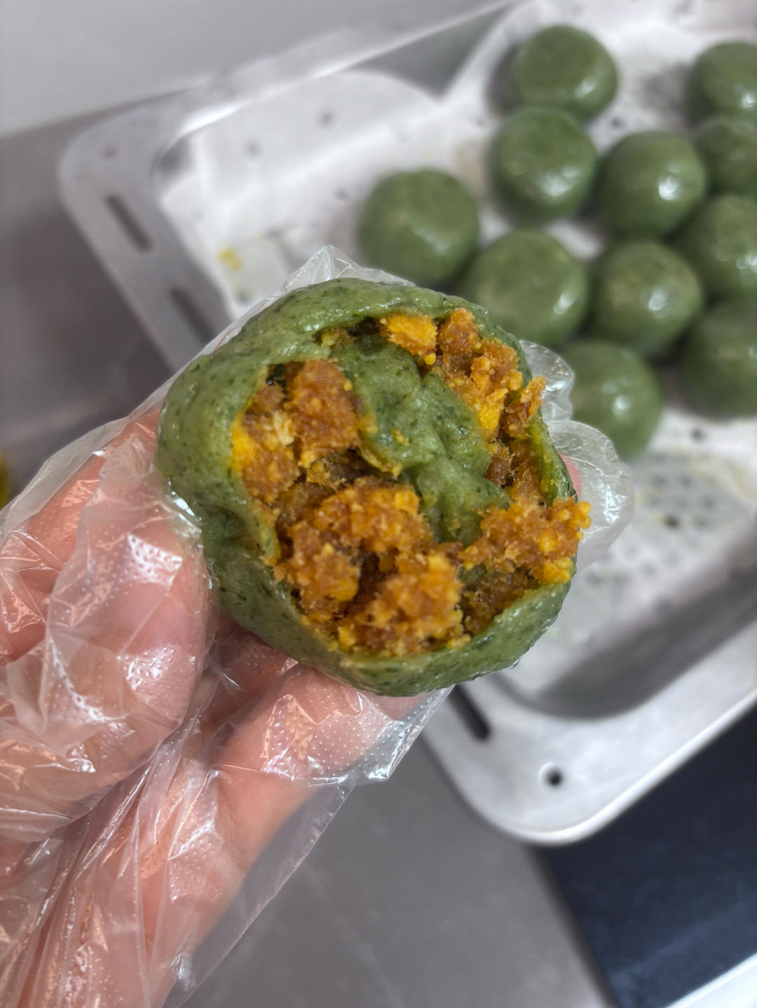 清明必吃的艾草青团