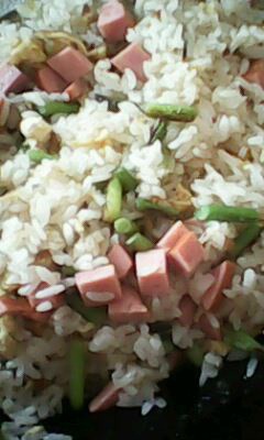 红黄绿炒饭