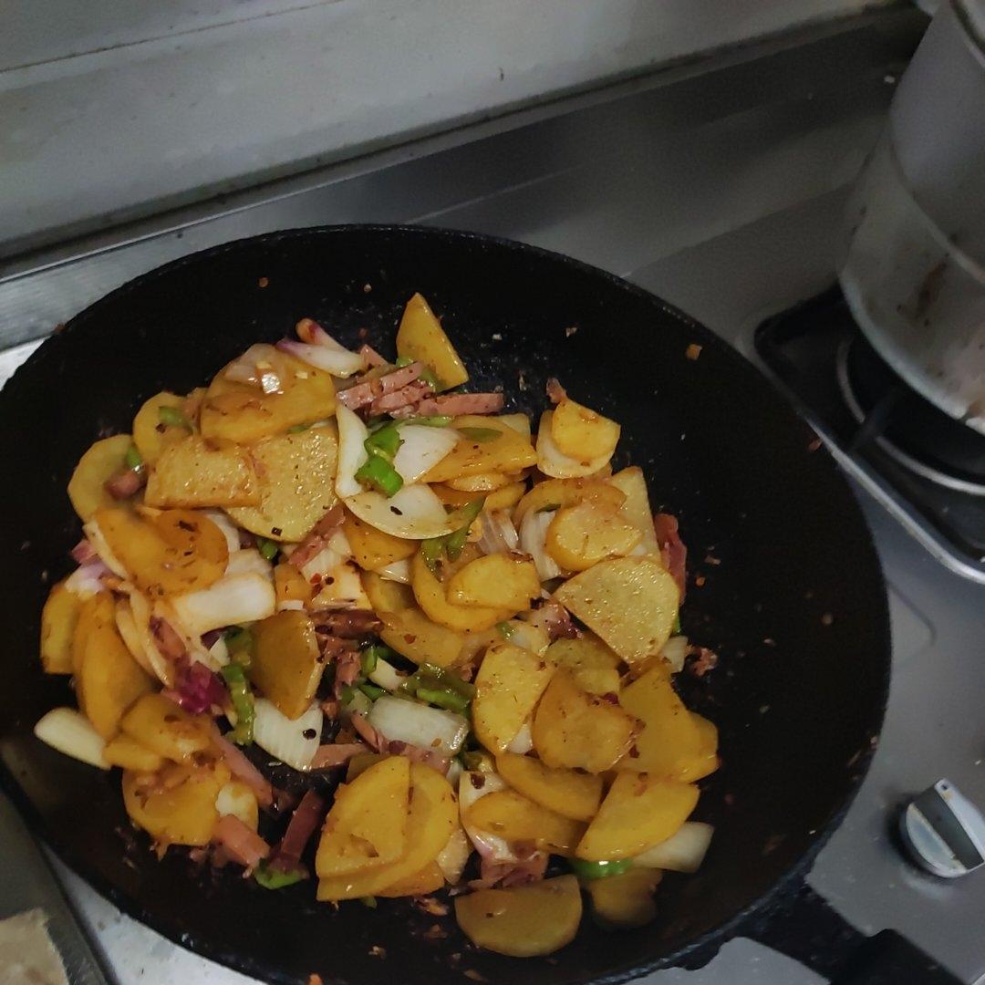 香喷喷的洋葱土豆片